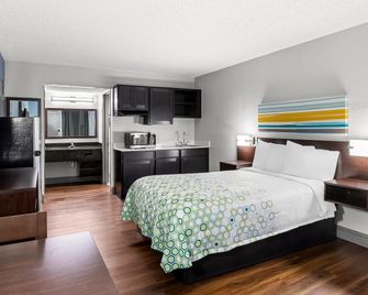 HomeTowne Studios by Red Roof Richmond - Airport Sandston - Sandston - Κρεβατοκάμαρα