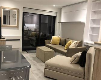 South facing 11th Floor balcony 5min walk to beach - Gibraltar - Living room