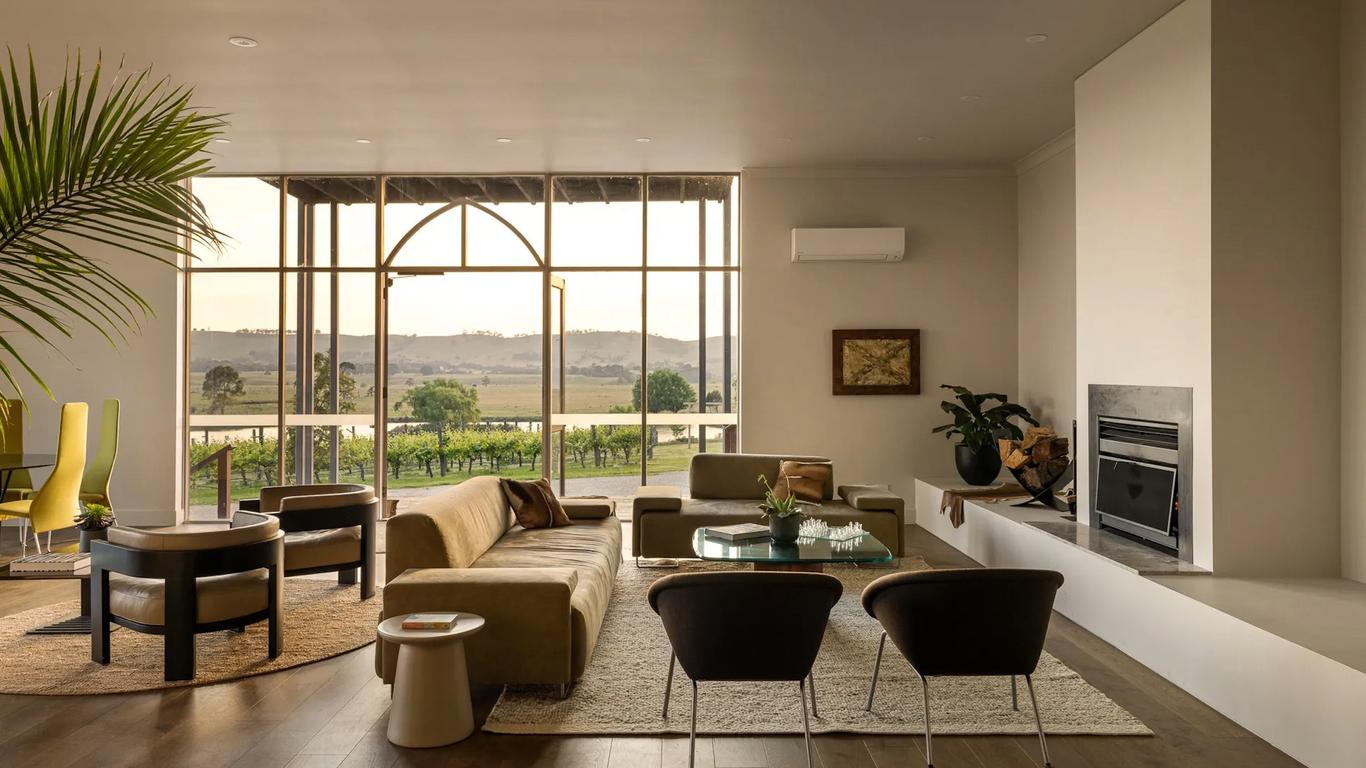 كليف لاند إيستايت