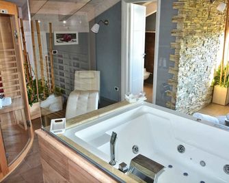 Le Due Noci Bed and Breakfast - Grottaminarda - Bathroom