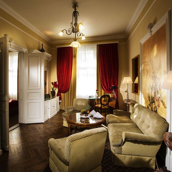 Living room view of Hotel Bristol Salzburg