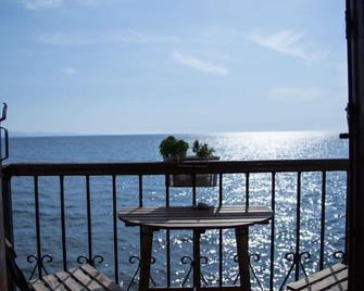 Olive Press Hotel - Míthymna - Balcony