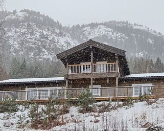 Cozy Home In Treungen - Treungen - Edificio