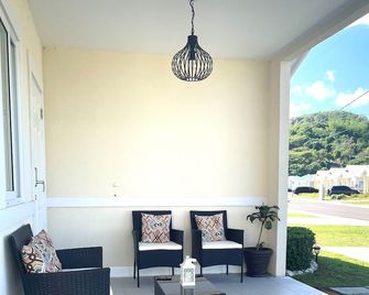 Seashore Vacation Home, Oceanpointe, Lucea, Jamaica - Lucea - Living room