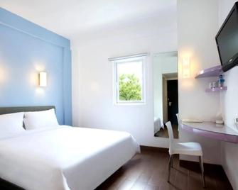 أماريس هوتل سري ويداري سولو - اعتماد CHSE - سوراكارتا - غرفة نوم