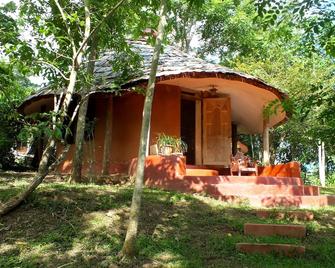 Chiang Dao Roundhouses - Chiang Dao - Bedroom