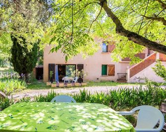 Appartement 2 chambres - Villa rose - Montagnac-Montpezat - Patio