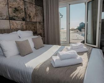 Le Grand Hôtel de la Marine - Port-en-Bessin-Huppain - Bedroom