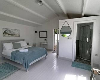 Under the Eaves - Kilcar - Habitación