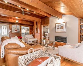 Luxury country home in Mulmur Hills Ontario - Mulmar - Sala de estar