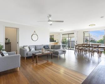 Bailey's Beach House - Ballina - Oturma odası