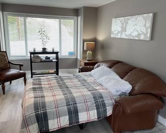 Victoria St BNB in Peachland BC - 5 mins from the beach - Peachland - Bedroom