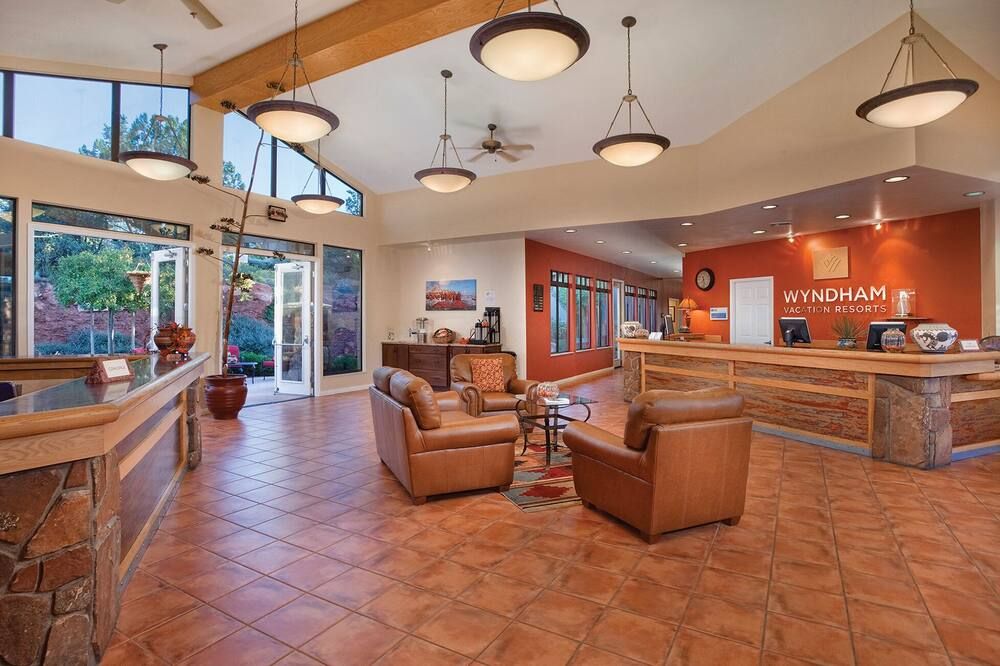 Desert Resort perfect for Hiking Cathedral Rock with access to outdoor pool and hot tub - Sedona - Receptionist