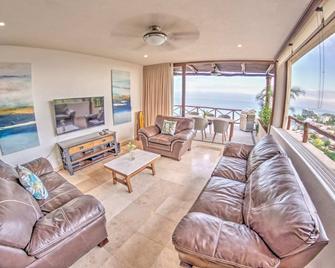Punta Esmeralda - Beachfront with 8 Pools, Gym & Spa - La Cruz de Huanacaxtle - Living room