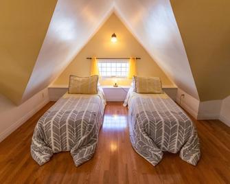 1899 Inn - Deadwood - Bedroom