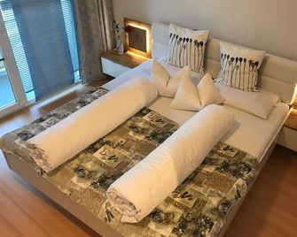 Living Apartment Central - Merano - Bedroom