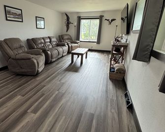 Goose Lake Lodge - Watertown - Wohnzimmer