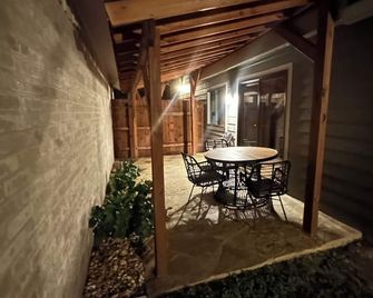 Small elegante piece of art you can fall in love with & sleep in. - Victoria - Patio
