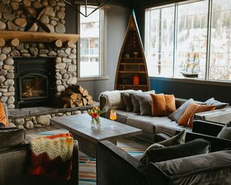 Creekside Villa - Canmore - Sala de estar