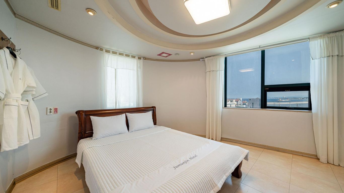 Jumunjin Hotel
