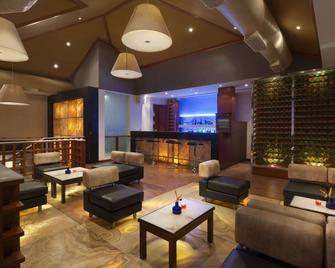 Ramada Resort by Wyndham Kochi - Kochi - Area lounge