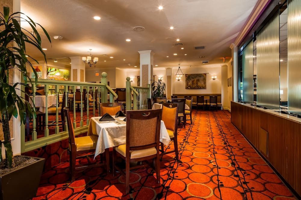 بست ويسترن بلس جروسفينور إيربورت هوتل