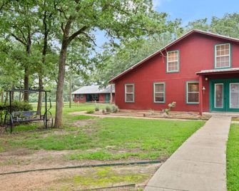 45min to Aggieland | Exotic Ranch| Sleeps 36 - Gause - Budova