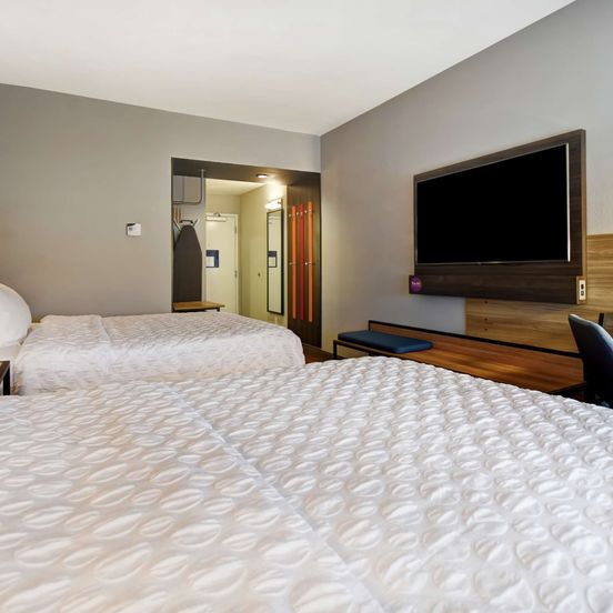 Tru by Hilton Cincinnati Airport South Florence image 1