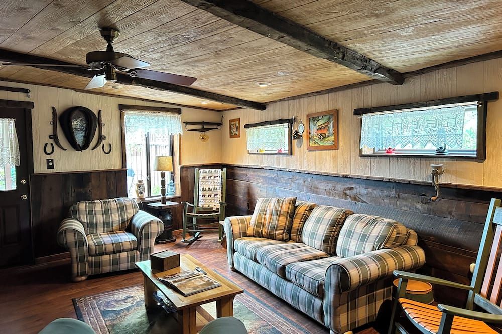 Charming Cabin near 7Springs/Ohiopyle/Fallingwater w/lots of room to spread out