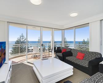 Ultiqa Burleigh Mediterranean Resort - Burleigh Heads - Living room