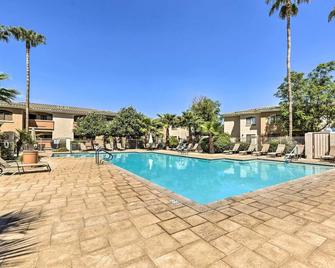 Communal Pool Sunny First-Floor Condo in Phoenix - Phoenix - Piscina