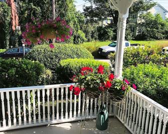 Walk To Downtown & Seaport! - Stonington - Balcony