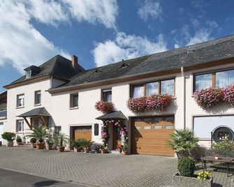 Holiday Apartment 'Pharmacy' with Weinbergblick - Trittenheim - Gebäude
