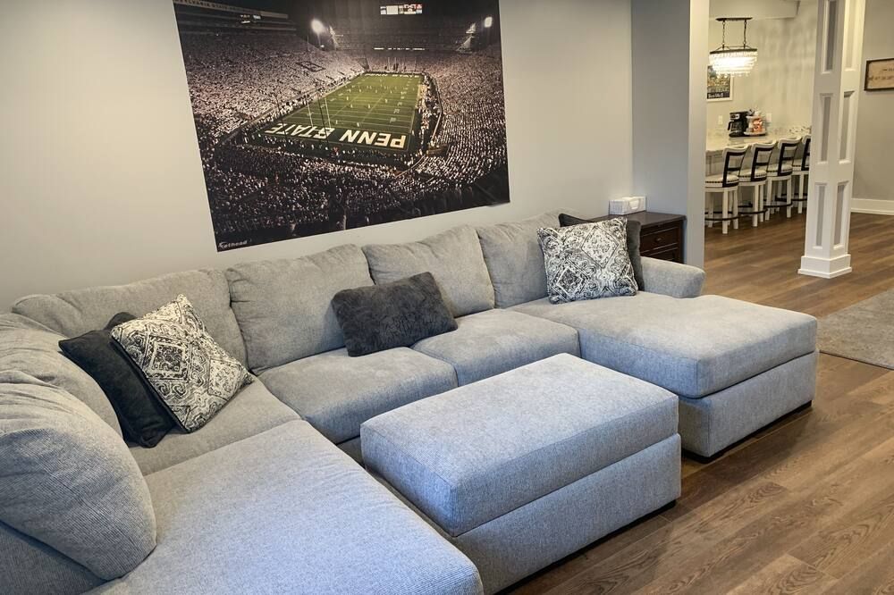 Psu Football/Sports/Concert/Homecoming/Move-In Weekend Getaway