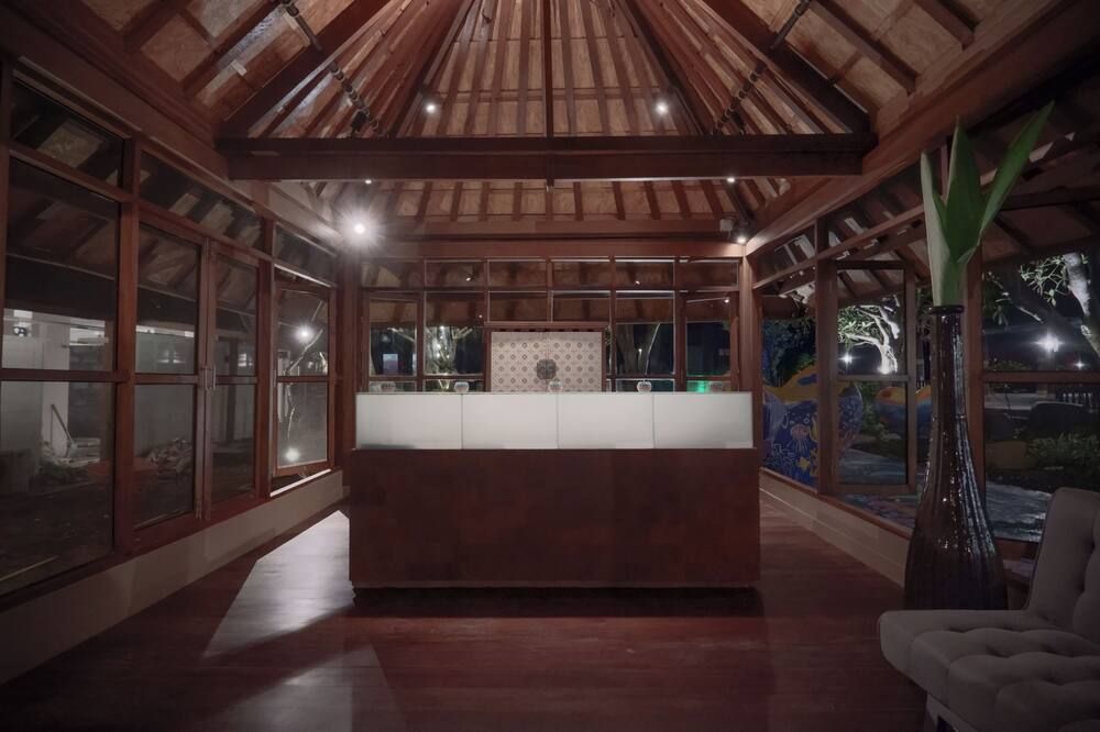 C Lanta Hostel - Adult Only - קו לנטה - דלפק קבלה