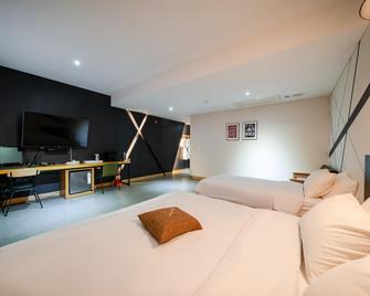 Jincheon Well Prime Fashionable Hotel - Jincheon - Bedroom