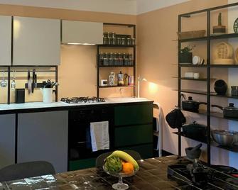 Designer, cosy garden flat in East End / pet friendly, great locale / Abba - London - Kitchen