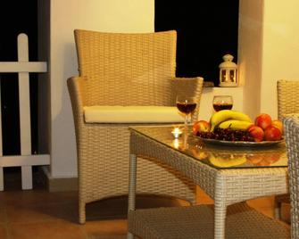 Mariakis Luxury Studios - Astypálaia - Їдальня