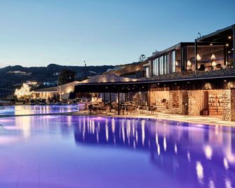 Myconian Imperial - Leading Hotels of the World - מיקונוס - בריכה