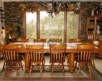 Billy Boy Retreat - Cohosted by Stacy & Dave - Slovan - Comedor