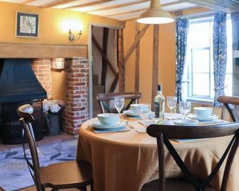 2 bedroom accommodation in Cratfield, Halesworth - Halesworth - Essbereich