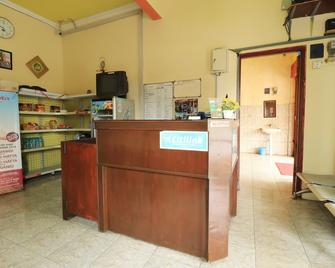 Penginapan Pondok Rizqi Syariah - Sedati - Recepción