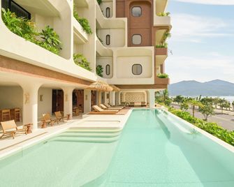Hotel Chavana - Da Nang - Pool