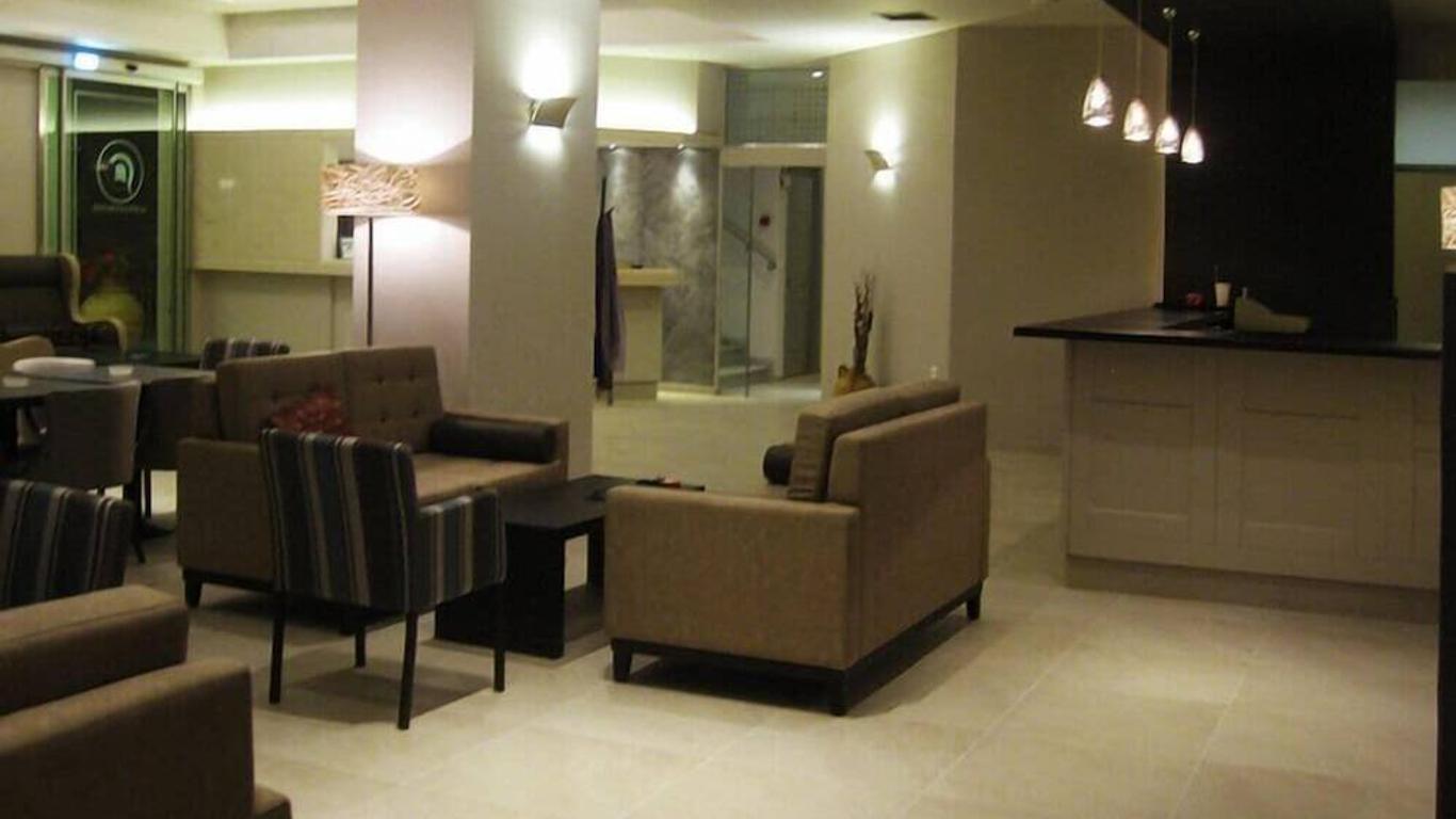 Achilles Hotel