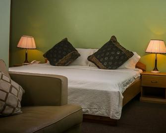 The Father's Hotel - Nungua - Bedroom