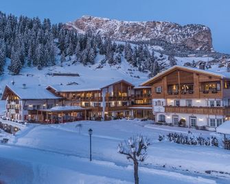 Hotel Welponer - Sëlva - Gebouw