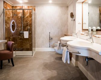 هارفيز بوينت هوتل - دونيغال - غرفة نوم