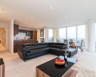 Austin David Apartments - New Island - London - Living room