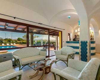 Hotel Le Mimose - San Teodoro - Sala de estar
