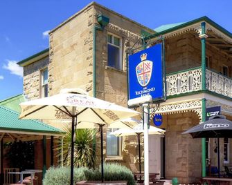 Modern and Scenic Valley Escape - Richmond - Edificio